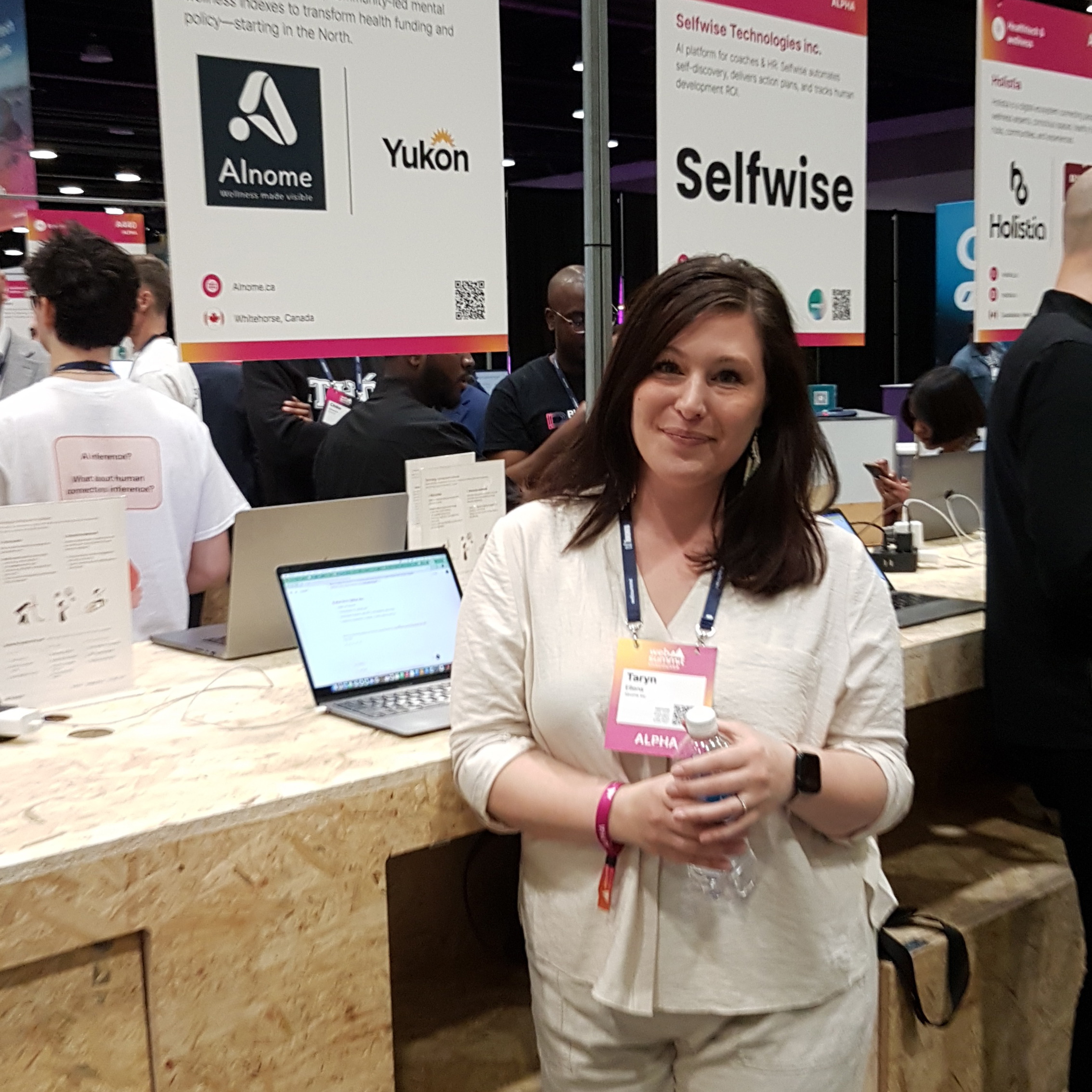 Taryn Ellens, AInome